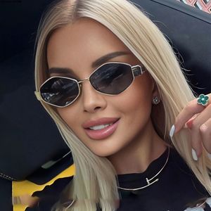 Trending Fancy Modern Retro Rhomboid High-grade Sunglasses Sunblock Sunglasses High Quality Wholesale Uv400 Metal <b>Frames</b> - Product Image 5
