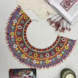 Collier perlé Lemko Krywulka rouge de qualité tendance, bijou folklorique ukrainien traditionnel Sylianka, fait main, cadeau unique pour elle - Product Image 1