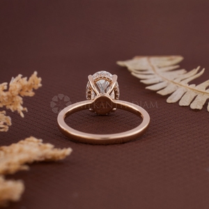 Bague solitaire en or rose à coupe ovale au design tendance, avec diamant de laboratoire, bijoux fins pour femmes - Product Image 3