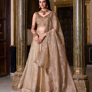 Ensemble de luxe moderne de Lehenga Choli de mariée, brodé de motifs riche, couleur or pêche rose, Lehenga de mariage avec Dupatta, longueur au sol, infroissable, livraison rapide - Product Image 1