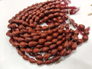 ลูกปัดหยดน้ำแจสเปอร์สีแดงธรรมชาติคุณภาพสูง ผิวเรียบ ขนาด 10x15 มม. ยาว 8 นิ้ว ขายเป็นเส้น สำหรับทำเครื่องประดับ - Product Image 3