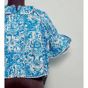 Tunique moderne à imprimé floral, 100% coton, lavable, décontractée, touche féminine, col mandarin à volants, manches courtes - Product Image 2