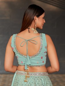 Ensemble Lehenga Choli vert clair tissé et brodé, longueur genou, avec dupatta à bordure florale, tenue traditionnelle pour femme pour mariage et fête - Product Image 5