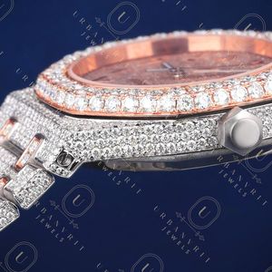 Reloj mecánico artesanal de acero inoxidable con lectura analógica, diamantes de moissanita de corte redondo, garantía de autenticidad, personalizado. - Product Image 5