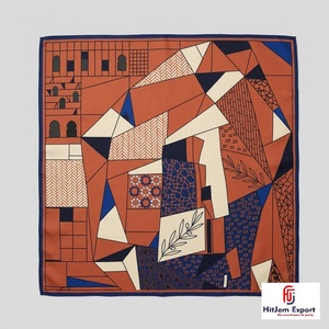Écharpe carrée imprimée numériquement sur mesure, de haute qualité, légère, tendance, fabricant OEM ODM, produits textiles personnalisés Socotra - Product Image 2