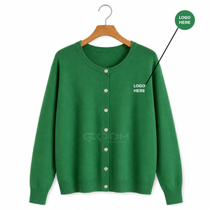 Pull en tricot élégant et respirant à col en V vert en acrylique pour la sororité Cosh International - Product Image 5