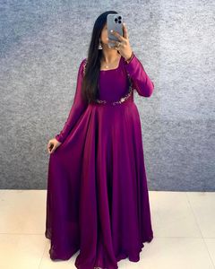 Robes Anarkali en soie Rangoli pour femmes, dernières tendances, avec Koti brodé à la main et ensemble de dupatta en soie Rangoli pour les mariages. - Product Image 2