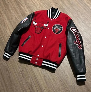 เสื้อแจ็คเก็ตฟุตบอลชิคาโกแบบ Letterman ทำมือ เสื้อแจ็คเก็ตเบสบอลหนังแท้สไตล์ Varsity - Product Image 1