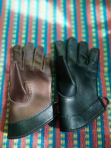 <b>Leather</b> <b>Fingerless</b> <b>Gloves</b> Embossed Floral Design Unisex Outdoor Sports Waterproof Lightweight All Seasons - Product Image 5