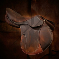 Selle d'équitation anglaise en cuir naturel souple de haute qualité, avec cadre en bois, confortable et durable, produits d'équitation anglaise en provenance d'Inde.