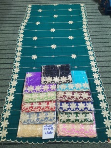 Pañuelo Islámico Transpirable de 2.23m con Bordado de Pedrería y Decoración Floral, Estilo Dubái, Algodón Chifón, para Uso Diario, Venta al por Mayor para Mujer - Product Image 4