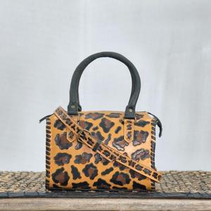 Bolso de Mano de Cuero de Lujo, Modelo Speedy, con Estampado de Leopardo, Asa Superior y Cierre de Cremallera - Product Image 2