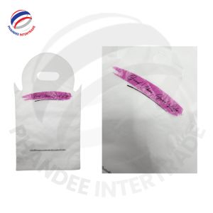 ถุงพลาสติกบรรจุน้ำดื่มแบบใช้แล้วทิ้งทำจาก HDPE ปรับแต่งได้สำหรับเครื่องดื่มที่สั่งกลับบ้านน้ำผลไม้นมโซดา - Product Image 3