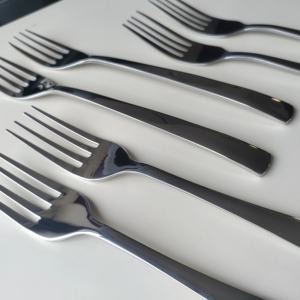 Fourchette à dîner moderne en acier inoxydable, finition de luxe, poignée antidérapante, approvisionnement en gros pour hôtels aux Émirats arabes unis, commande d'exportation - Product Image 1