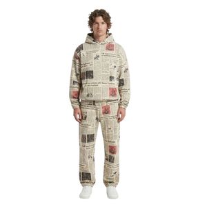 Conjunto de Sudadera con Capucha y Pantalones Deportivos de Forro Polar para Hombre, con Estampado de Collage de Periódicos Personalizado, Estilo Urbano Vintage, Corte Holgado - Product Image 1