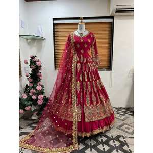 Robes de soirée design Robe de soirée élégante avec bas et Dupatta - Product Image 1