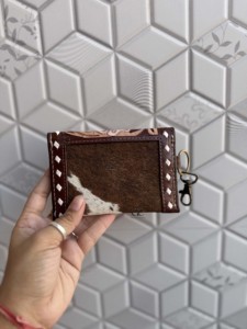 Wholesale Cowhide Leather New Hand Tooled Carving <b>Small</b> Wristlet Coin <b>Purse</b> Multi Uses Mini Wallet for <b>Women</b> Western Gifts - Product Image 2
