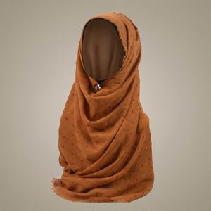 ผ้าคลุมไหล่ผู้หญิงหรูหรา สีสันตามสั่ง ลายดอกกุหลาบ ผ้าพันศีรษะแบบชาติพันธุ์ ฮิญาบ คุณภาพพรีเมียม เนื้อผ้านุ่ม แฟชั่นทันสมัย เรียบร้อย สง่างาม ดีที่สุด - Product Image 1