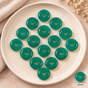 Pendentif Donut Lisse en Onyx Vert Facetté 15mm pour la Fabrication de Bijoux, Guérison par les Cristaux, Énergie Reiki, Breloque de Collier, Vente en Gros - Product Image 4