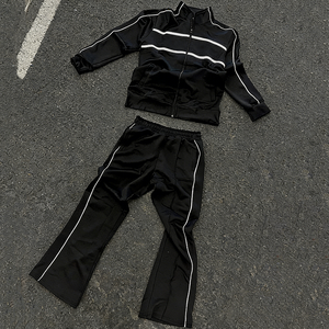 Veste personnalisée en tissu extensible quadridirectionnel, sublimation, résistante à l'eau, avec t-shirt et short, ensemble de survêtement léger et respirant - Product Image 4
