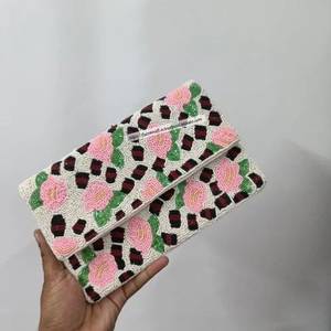 Pochette rectangulaire brodée à la main avec perles florales, chaîne amovible, légère, pour mariage/soirée - Product Image 3