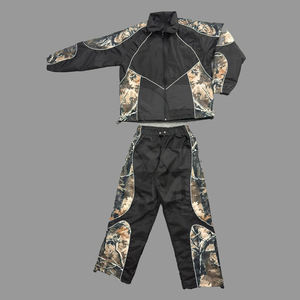 Survêtement coupe-vent 100% nylon avec pantalon à cordon de serrage et veste, lignes réfléchissantes, design Cmo, pour homme - Product Image 1