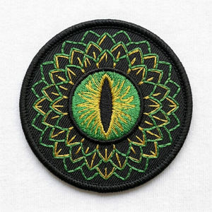 Parche bordado termoadhesivo de ojo de monstruo reptil verde con pupila partida y forma redonda, decoración gótica para ropa, venta al por mayor - Product Image 1