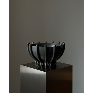 Bol de service de luxe pour la maison et l'hôtel, en métal de qualité supérieure, finition noire élégante, fabriqué en Inde. - Product Image 1