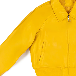 แจ็คเก็ตบอมเบอร์หนังเทียมสีเหลืองลายเซ็น รุ่นเรกูลาร์ สไตล์วาร์ซิตี้ แบบซิป ยูนิเซ็กส์ เสื้อคลุมสตรีทแวร์ ทรงพรีเมียม ใส่ได้ในฤดูใบไม้ผลิ - Product Image 2