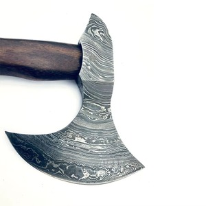 Hache de survie en acier Damas forgé à la main par Steel Craft International, manche en bois de frêne avec fourreau en cuir, hache Damas - Product Image 4