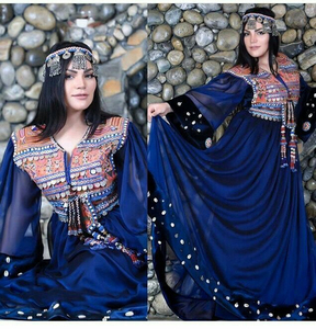 Robe afghane en mousseline de soie à manches longues, artisanale, style tribal Kuchi, avec broderies, 100% faite à la main, service OEM de qualité économique. - Product Image 4