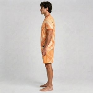 ชุดเสื้อแข่งแบบกำหนดเองที่มีผ้าที่ทนทาน กระชับสบายตัว และเทคโนโลยีการควบคุมความชื้นสำหรับฟุตบอล - Product Image 3