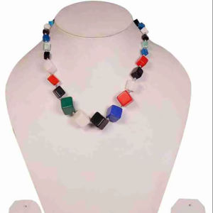 Collar de diseño colorido con cuentas cuadradas de lujo hecho a mano - el más vendido - Product Image 1