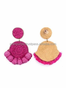 Boucles d'oreilles pendantes vintage élégantes et classiques, bijoux fantaisie perlés brodés avec grande cloche décorative, multicolores, taille personnalisée - Product Image 2