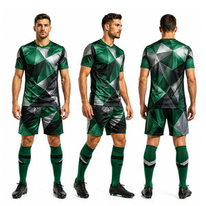 ชุดเสื้อฟุตบอลสีเขียวแบบซับลิเมชั่นสำหรับผู้ชาย พร้อมกางเกงขาสั้น ชุดฟุตบอลผู้ใหญ่ ผ้าโพลีเอสเตอร์ระบายอากาศได้ดี - Product Image 1
