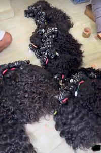 Pas cher Remy Grade Naturel Bouclé Brut Non Transformé Machine Double Trame Extensions de Cheveux Vierge Sans Enchevêtrement Bundles de Cheveux - Product Image 5