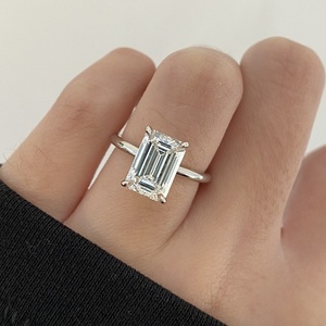 Anillo de compromiso y aniversario para mujer, con diamante de laboratorio de corte esmeralda de 3.09 ct, certificado IGI, oro blanco de 14K, solitario de 4 puntas. - Product Image 1