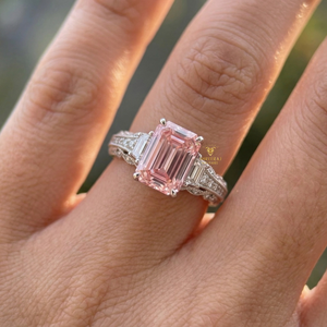 Diamants de laboratoire rose vif fantaisie taille émeraude, de 0,50 à 5,00 carats, diamants en vrac certifiés IGI, taille Expellant, vente en gros - Product Image 3