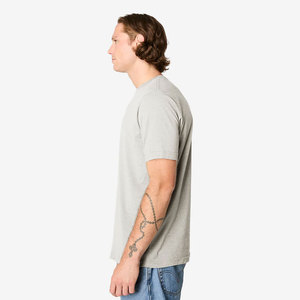 Camiseta Gris Melange de Primera Calidad, Cuello Redondo, Manga Corta - Product Image 5