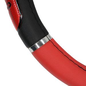 Protezione Universale per Volante Auto SPEED RACING con Logo in Rilievo, Combinazione Rosso-Nero e Finiture Cromate, Antiscivolo - Product Image 2
