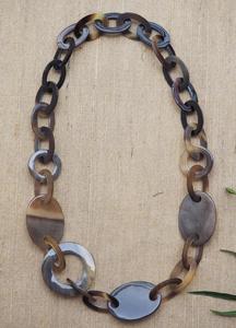 MN EXPORTS Collier artisanal en corne de buffle naturelle avec grosses perles et chaînes à maillons provenant de l'Uttar Pradesh - Product Image 5