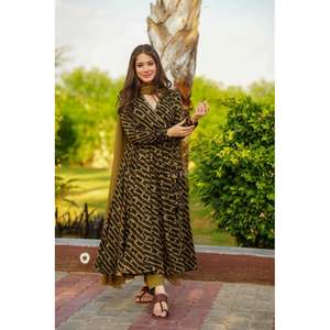 DANICA Masterd Green Rayon Suit Set de mujer Código DE LA TD-108 - Product Image 3