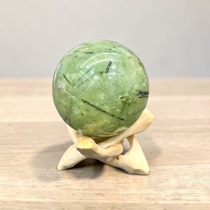 Esferas de cristal de prehnita de alta calidad al por mayor, bolas de piedras preciosas de cuarzo verde natural para meditación y decoración del hogar - Product Image 3