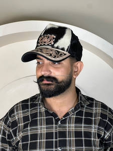 Casquette de baseball en cuir de vachette véritable personnalisée avec bordure florale western gravée à la main et fermeture snapback réglable, casquette de sport type trucker - Product Image 4