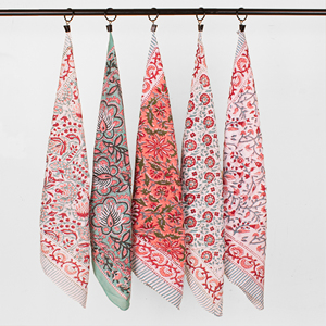 ผ้าพันคอผ้าฝ้ายพิมพ์ลายดอกไม้ด้วยมือ ระบายอากาศได้ดี เป็นมิตรกับสิ่งแวดล้อม ใช้ได้หลากหลาย สำหรับผู้ชาย ผู้หญิง และทุกคน - Product Image 1