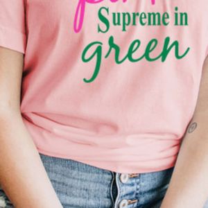 Camiseta Pretty in Pink Supreme en verde, camiseta de algodón de manga corta, top informal a la moda para mujer, ropa griega cómoda de verano - Product Image 5