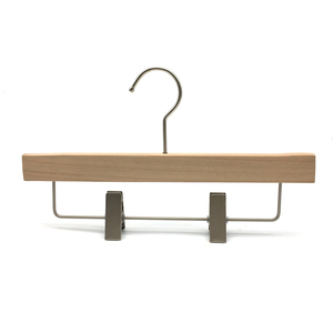Cintres en bois pour enfants avec pinces en acier inoxydable – Cintres de garde-robe modernes et minimalistes – Logo personnalisé – Durables pour magasins de vêtements - Product Image 2