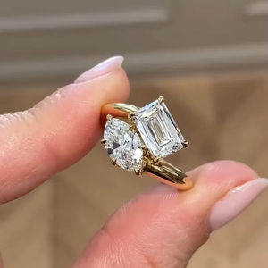 Anillo de Compromiso Personalizado Toi Et Moi con Esmeralda y Diamante Ovalado, Anillo de Boda de Lujo, Joyería Fina de Oro para Novia - Product Image 1