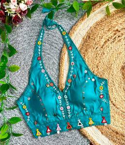 Blouse à col halter en tissu de bonne qualité avec broderie multi-fils Kodi-Coin et travail Katha miroir, à prix avantageux, fournisseur indien - Product Image 6