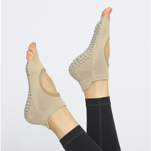Calcetines de Yoga Antideslizantes para Mujer con Diseño de Logotipo Personalizado, con Punta Abierta y Agarre para Gimnasio, Pilates, Barre y Danza - Product Image 6